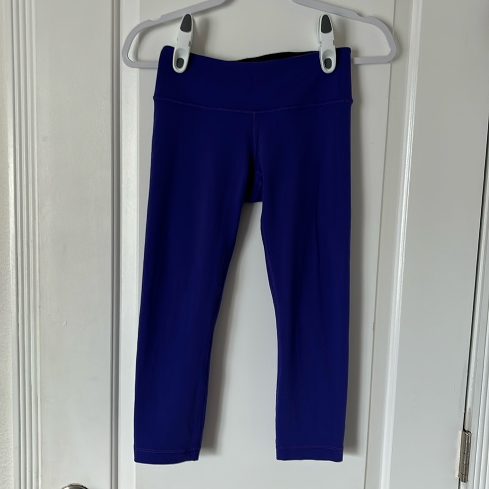 Lululemon reversible crop Capri leggings purple/black 4